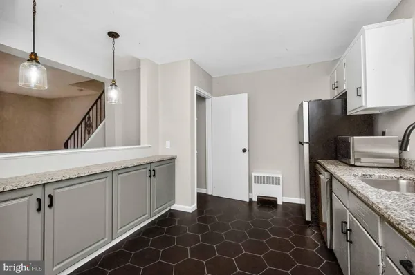 $3,775 | 8 Kennedy Street, Alexandria, VA 22305