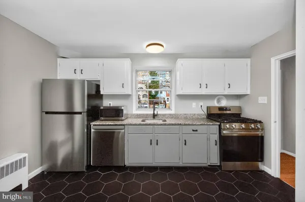 $3,775 | 8 Kennedy Street, Alexandria, VA 22305