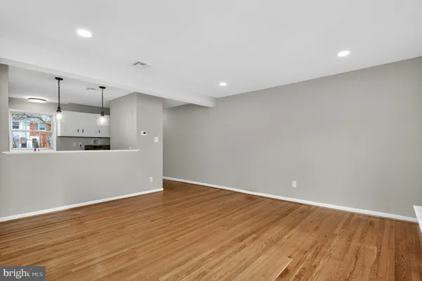 $3,775 | 8 Kennedy Street, Alexandria, VA 22305