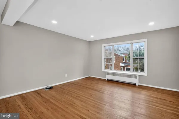 $3,775 | 8 Kennedy Street, Alexandria, VA 22305
