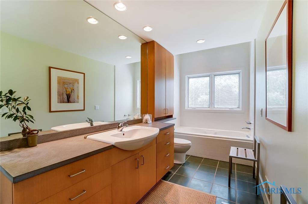 121 South River Road Waterville, OH 43566 - Photo 27 of 49 Gallery Image 27