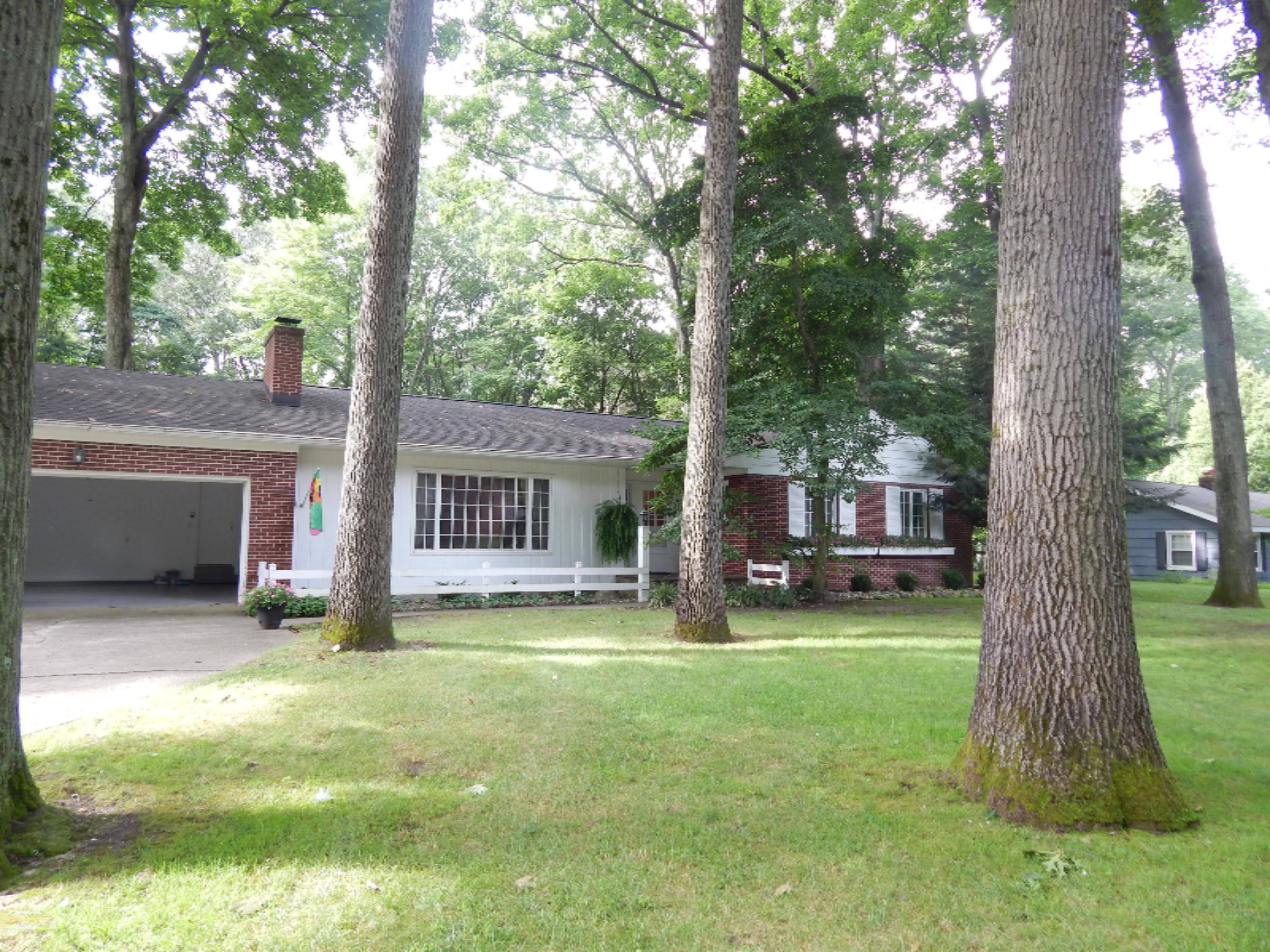 207 Country Club Road Whitehall, MI 49461 - Photo 2 of 41 DSCN1894
