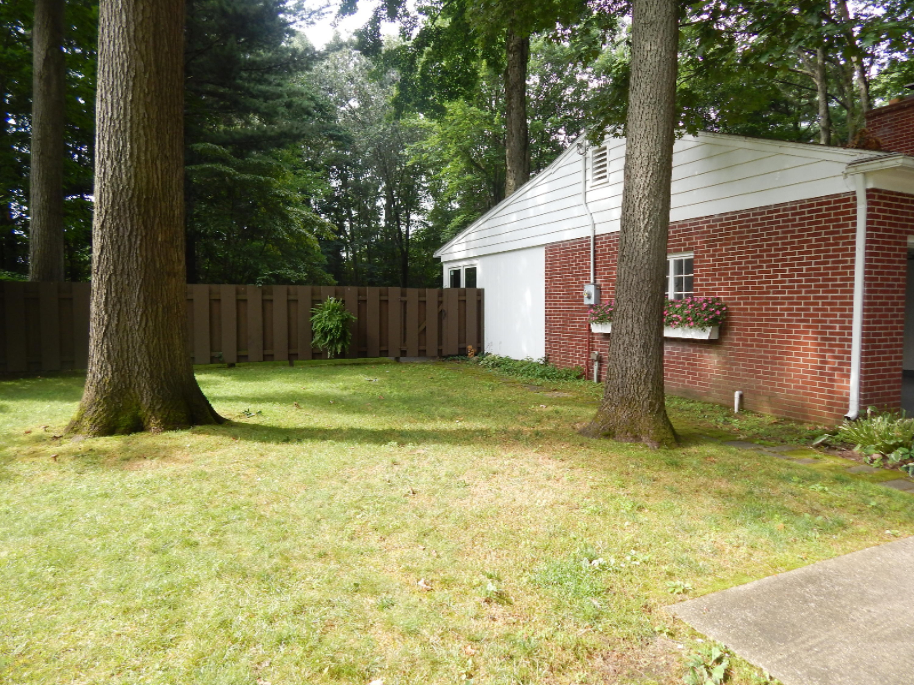 207 Country Club Road Whitehall, MI 49461 - Photo 5 of 41 DSCN1891