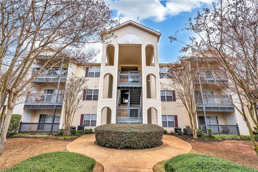 111 Wexford Drive, Unit 303 Anderson, SC 29621 - Photo 1 of 20