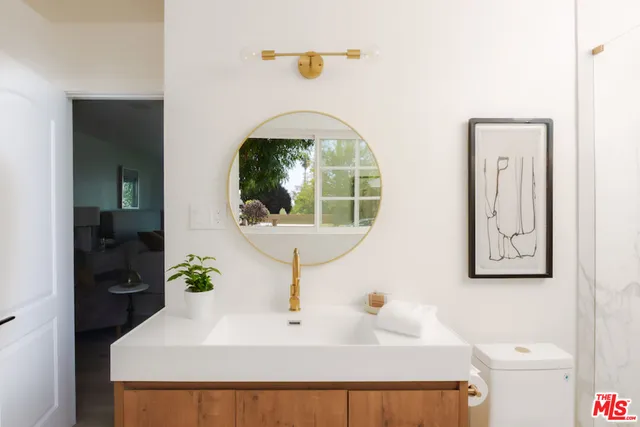 a view of a back yard of the house