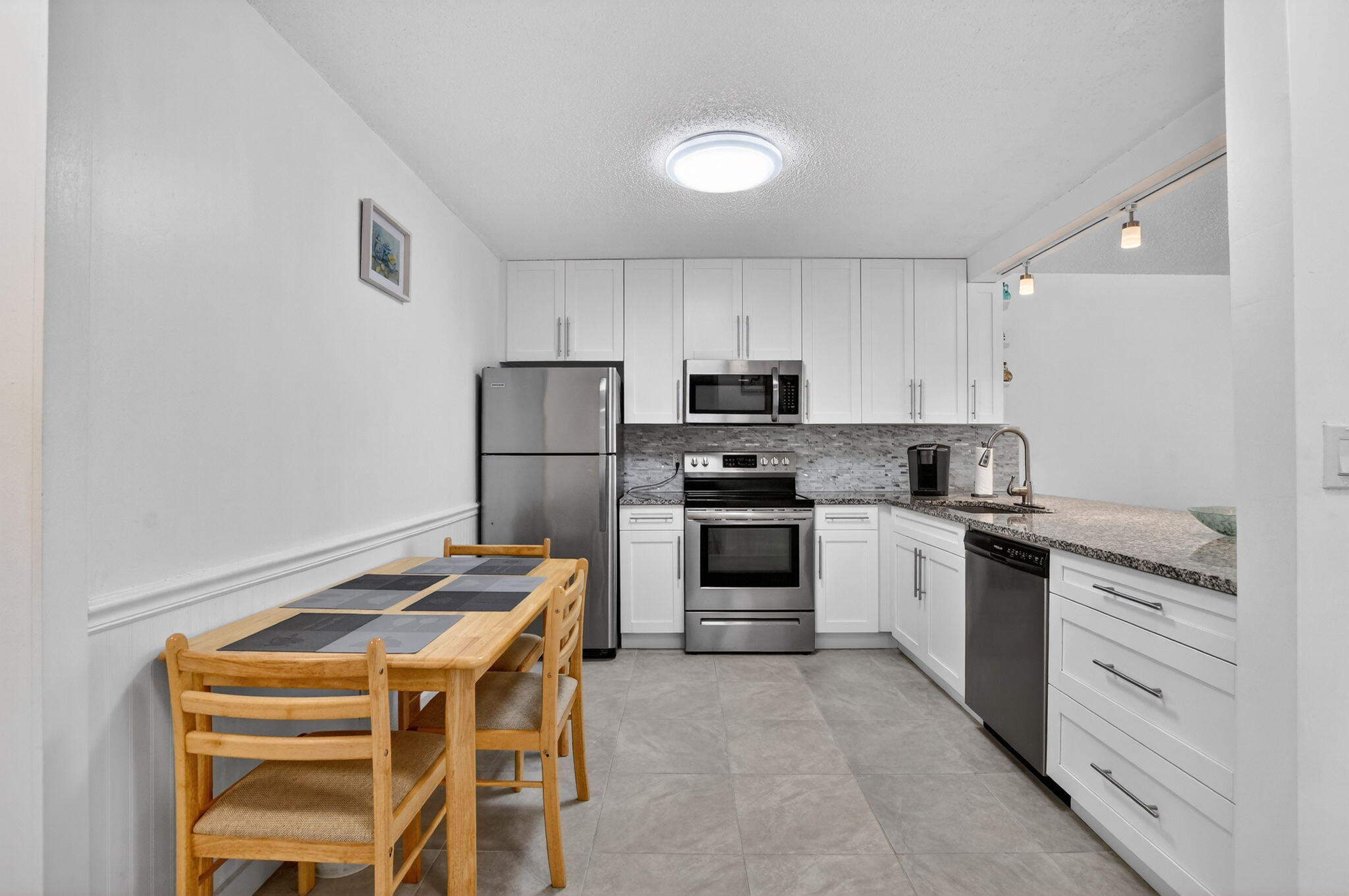 9110 Fairbanks Lane, Unit 5 Boca Raton, FL 33496 - Photo 6 of 41 6-web-or-mls-DSC_7677