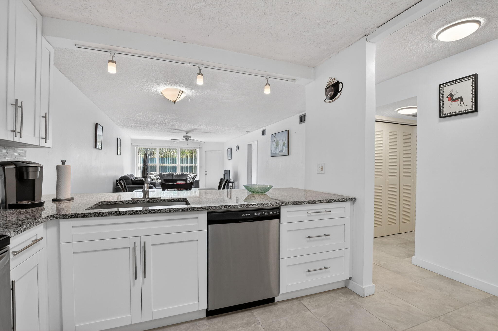 9110 Fairbanks Lane, Unit 5 Boca Raton, FL 33496 - Photo 8 of 41 8-web-or-mls-DSC_7687