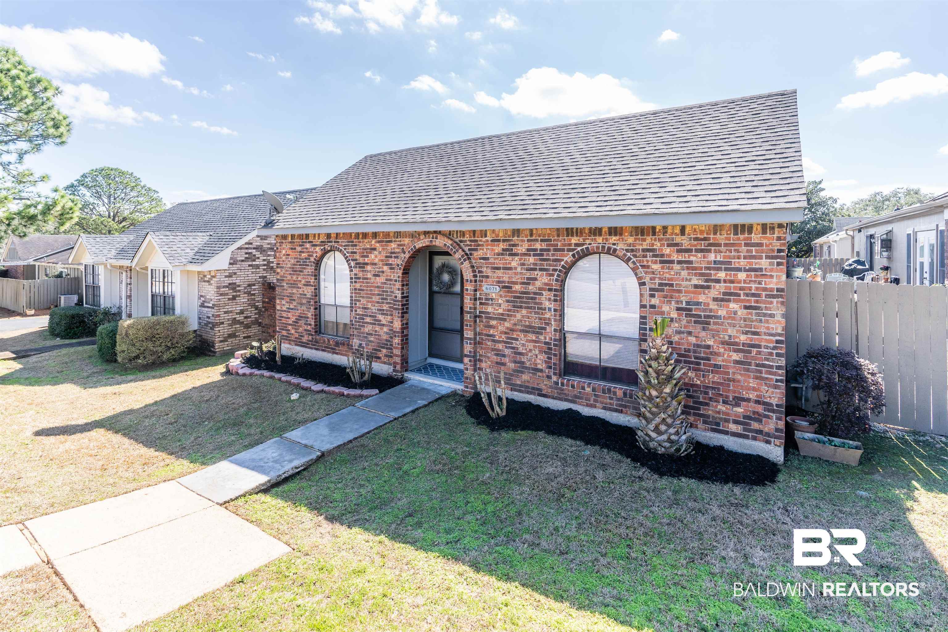 6071 Highland Circle South Mobile, AL 36608 - Photo 2 of 22