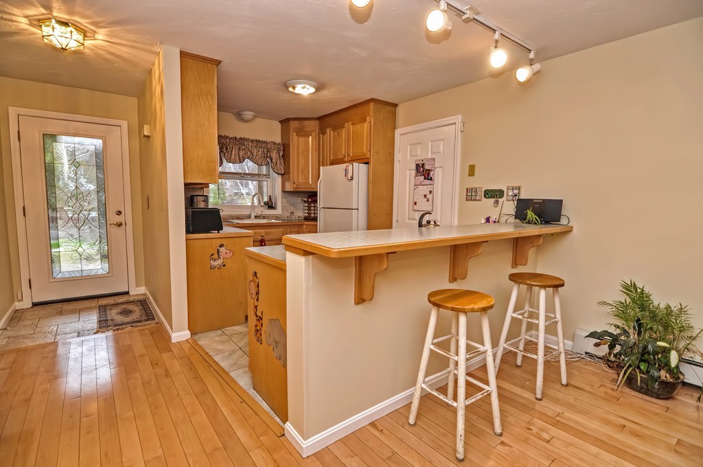 21 Summer Hill Road Medway, MA 02053 - Photo 4 of 30 Gallery Image 4
