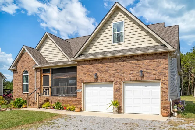 $450,000 | 2264 Blackwell Road, Chapel Hill, TN 37034