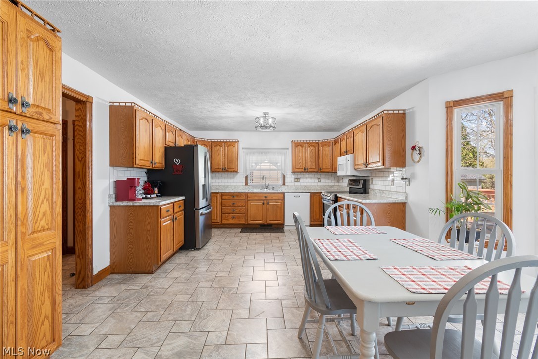 231 Clare Road Mansfield, OH 44906 - Photo 11 of 35 Gallery Image 11