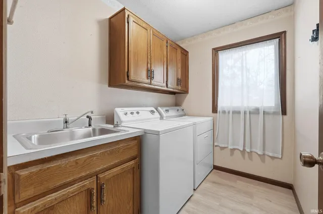 $291,000 | 7560 East 620 South, Wolcottville, IN 46795