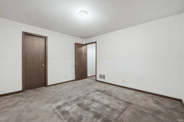 $291,000 | 7560 East 620 South, Wolcottville, IN 46795