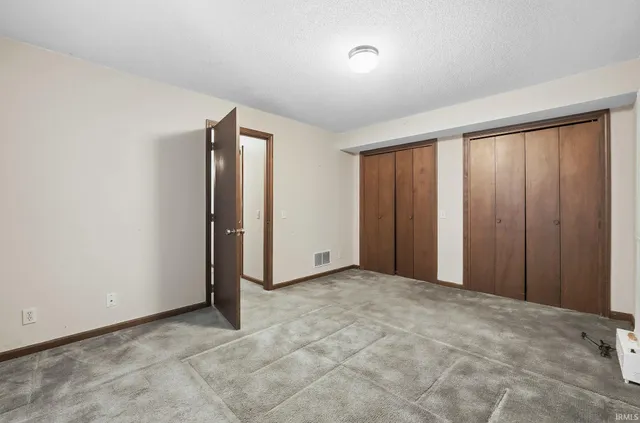 $291,000 | 7560 East 620 South, Wolcottville, IN 46795