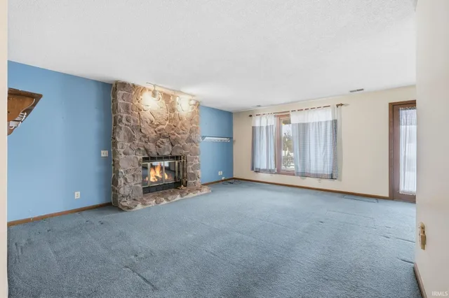 $291,000 | 7560 East 620 South, Wolcottville, IN 46795