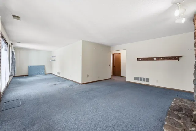 $291,000 | 7560 East 620 South, Wolcottville, IN 46795