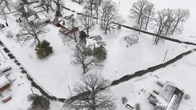 $291,000 | 7560 East 620 South, Wolcottville, IN 46795