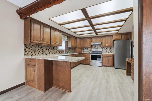 $291,000 | 7560 East 620 South, Wolcottville, IN 46795