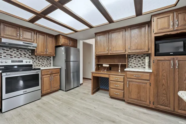 $291,000 | 7560 East 620 South, Wolcottville, IN 46795