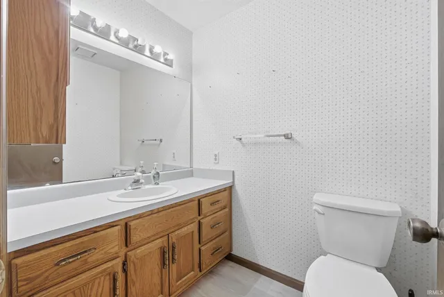 $291,000 | 7560 East 620 South, Wolcottville, IN 46795