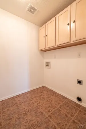 $459,000 | 935 Maplecrest Drive, Pueblo, CO 81005