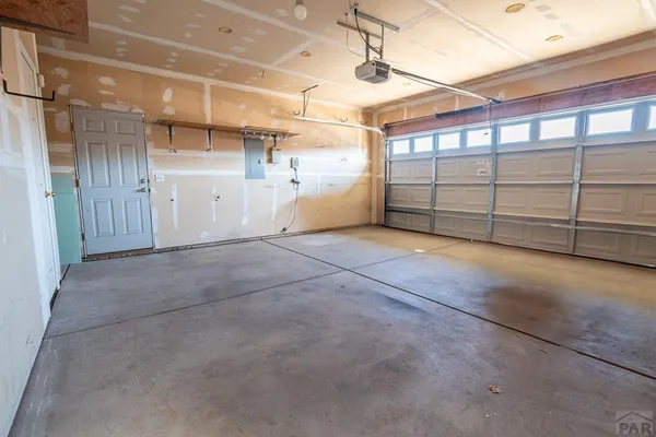 $459,000 | 935 Maplecrest Drive, Pueblo, CO 81005