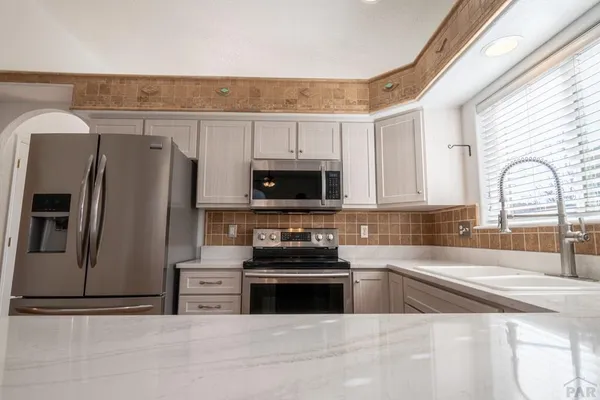 $459,000 | 935 Maplecrest Drive, Pueblo, CO 81005