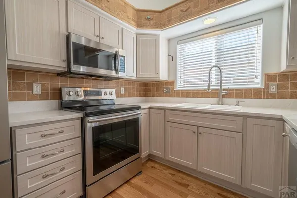 $459,000 | 935 Maplecrest Drive, Pueblo, CO 81005