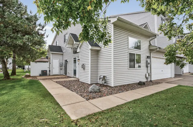 $237,900 | 1054 109th Lane Northwest, Coon Rapids, MN 55433