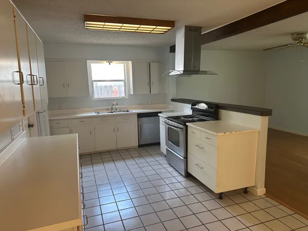 $2,200 | 7504 Northcrest Boulevard, Austin, TX 78752