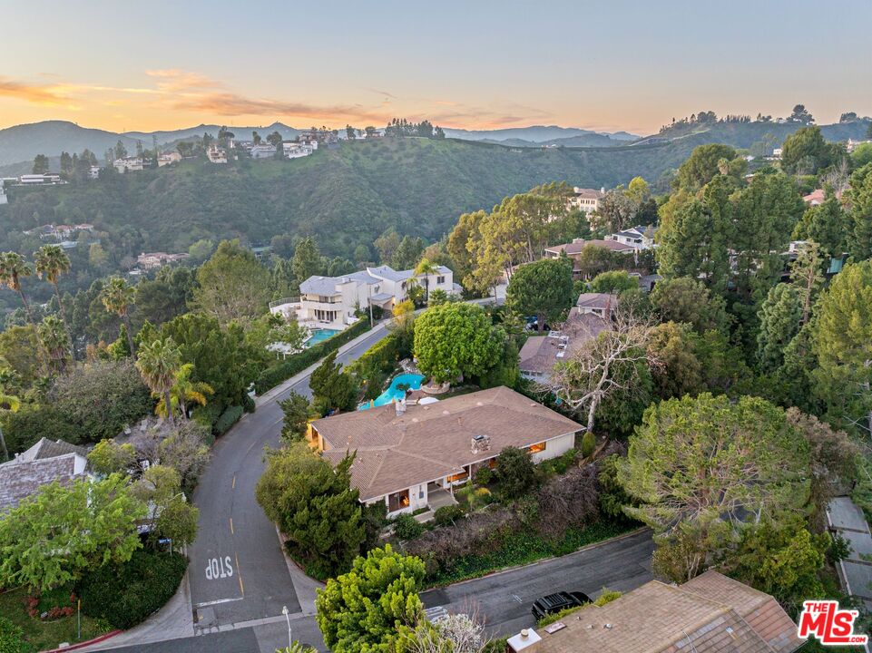 1133 Somera Road Los Angeles, CA 90077 - Photo 42 of 44