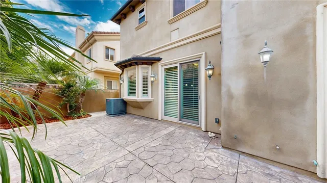 $1,950,000 | 2607 Huntington Lane, Redondo Beach, CA 90278