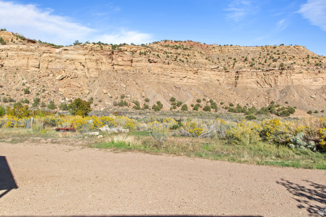 3135 North Thompson Cyn Road Green River, UT 84525 - Photo 10 of 41 View of mountain background