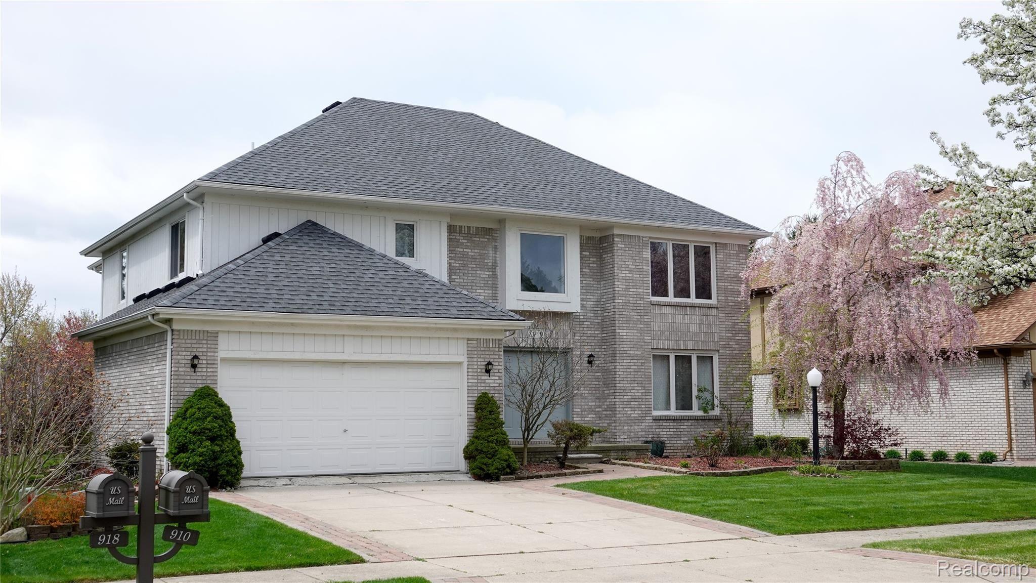 910 Hillsborough Drive Rochester, MI 48307 - Photo 1 of 28 01_Sent.jpg
