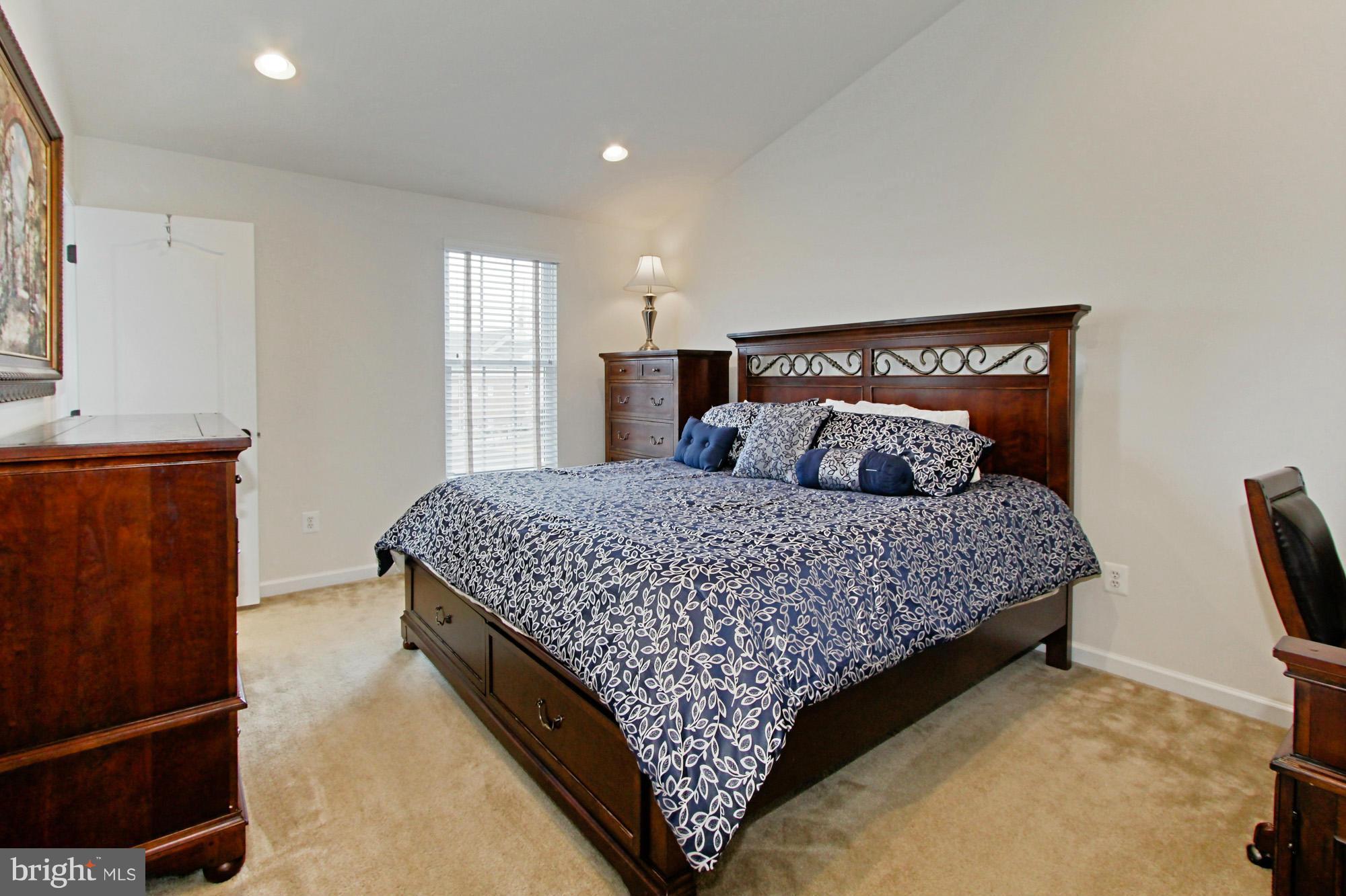 25422 South Riding Boulevard Chantilly, VA 20152 - Photo 18 of 30 Bedroom (Master)
