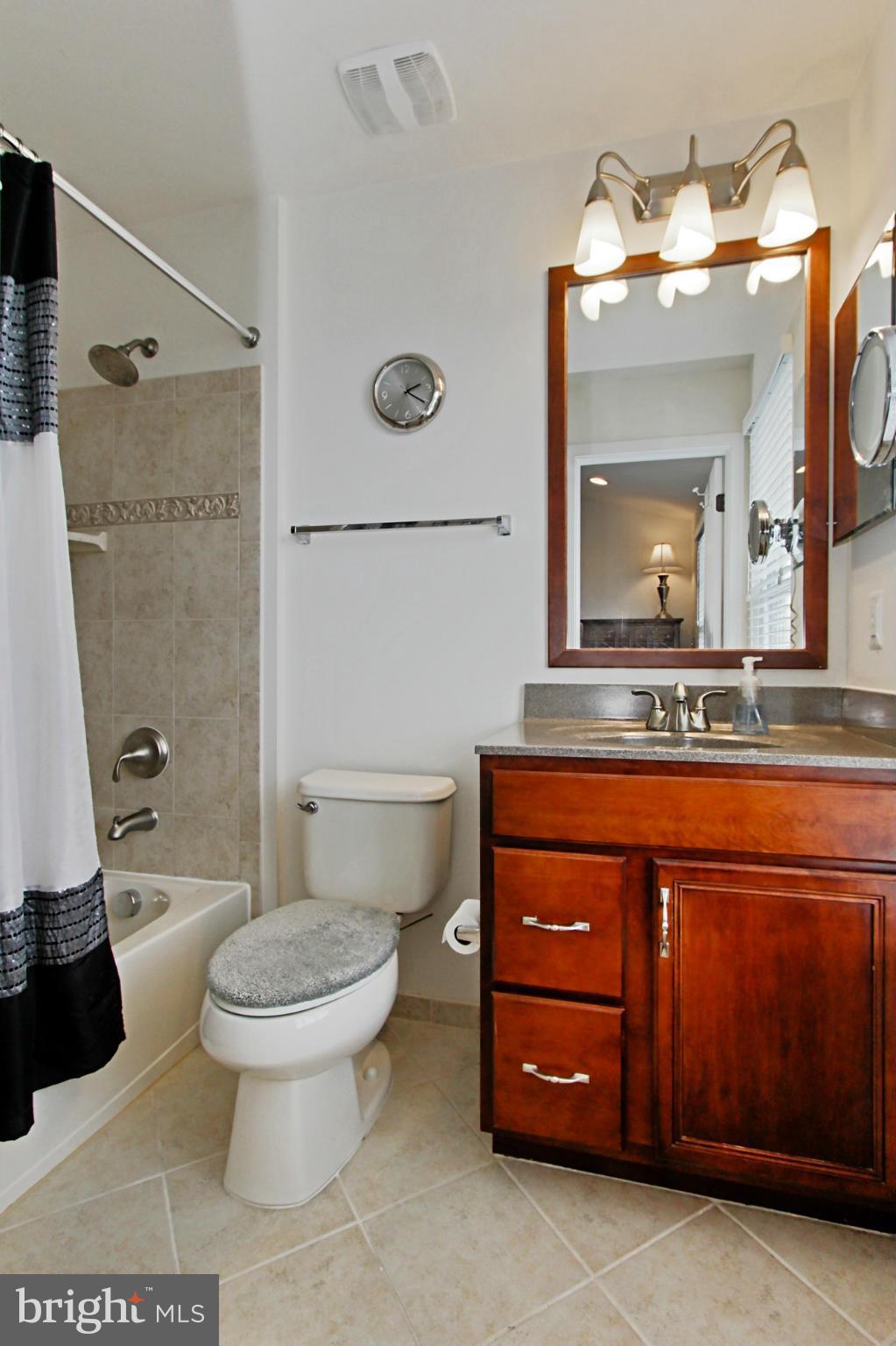 25422 South Riding Boulevard Chantilly, VA 20152 - Photo 20 of 30 Bath (Master)