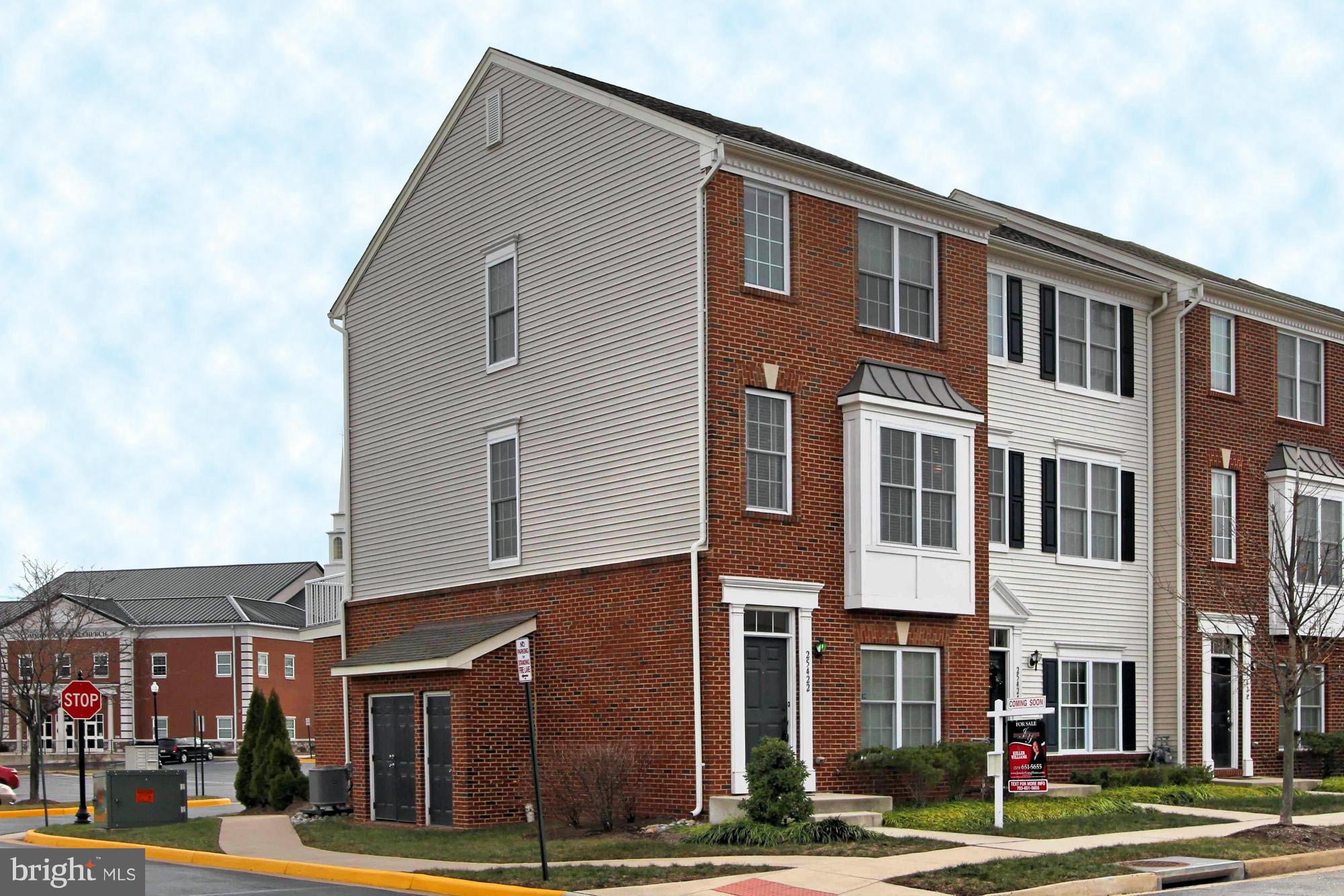 25422 South Riding Boulevard Chantilly, VA 20152 - Photo 3 of 30 Exterior (Front)