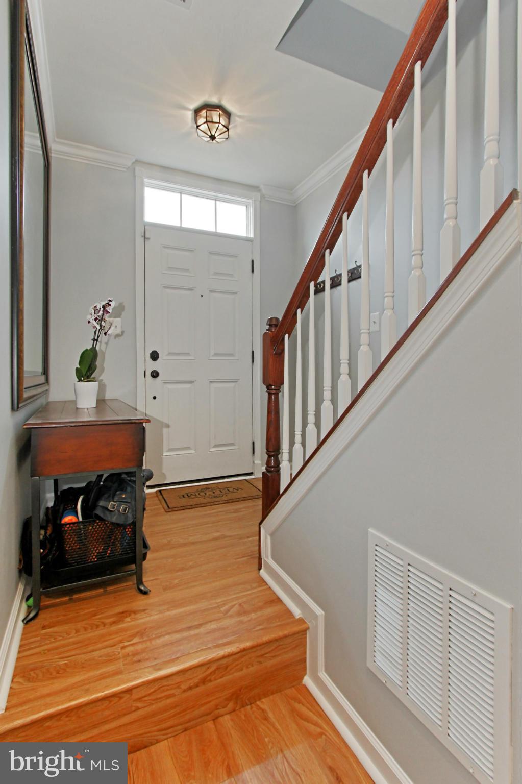 25422 South Riding Boulevard Chantilly, VA 20152 - Photo 5 of 30 Foyer