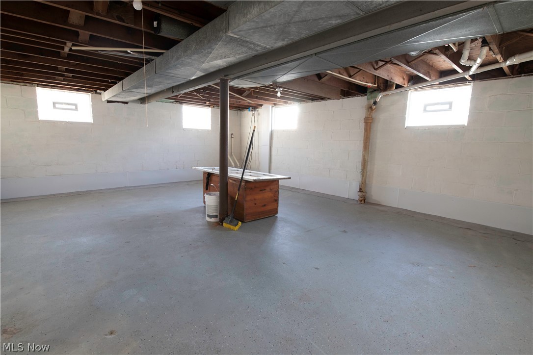 504 Howland Wilson Road Southeast Warren, OH 44484 - Photo 15 of 21 Gallery Image 15