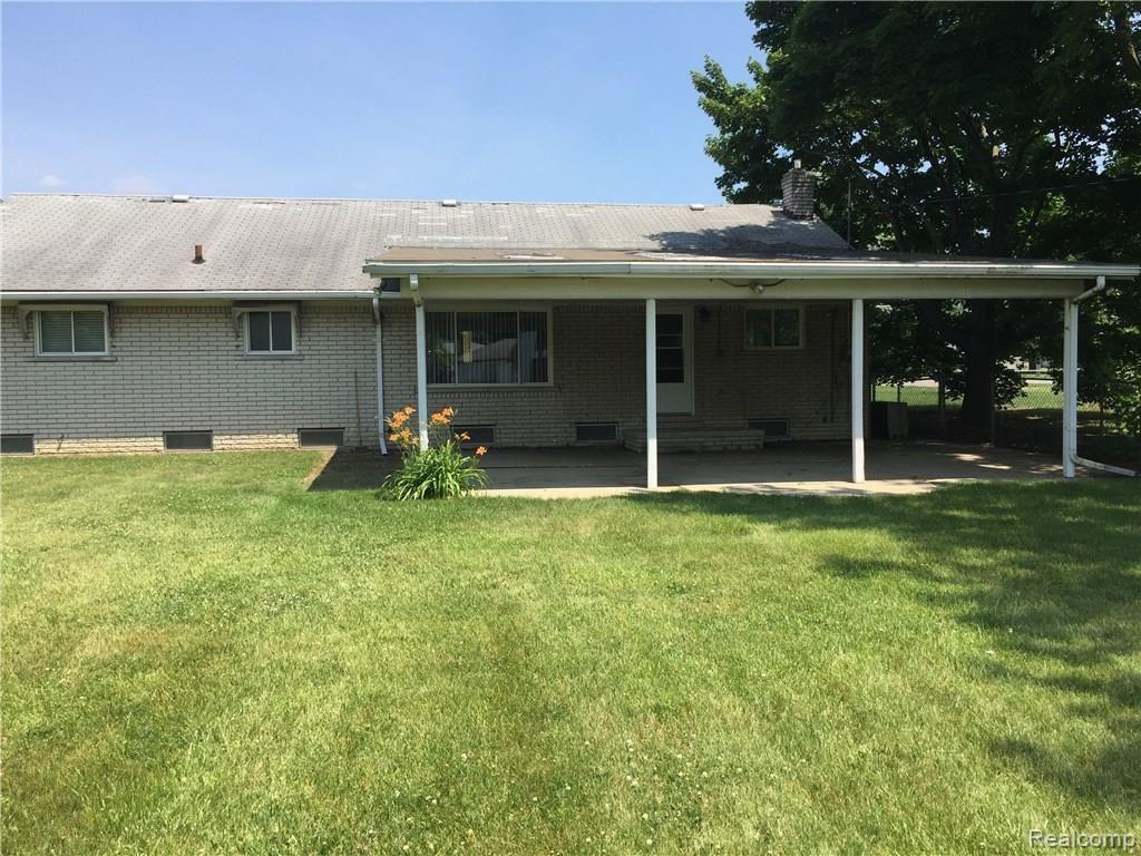 27203 Bunert Road Warren, MI 48088 - Photo 5 of 31