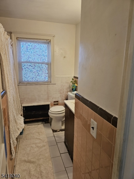 836 Summit Street Linden, NJ 07036 - Photo 10 of 10 a bathroom with a toilet