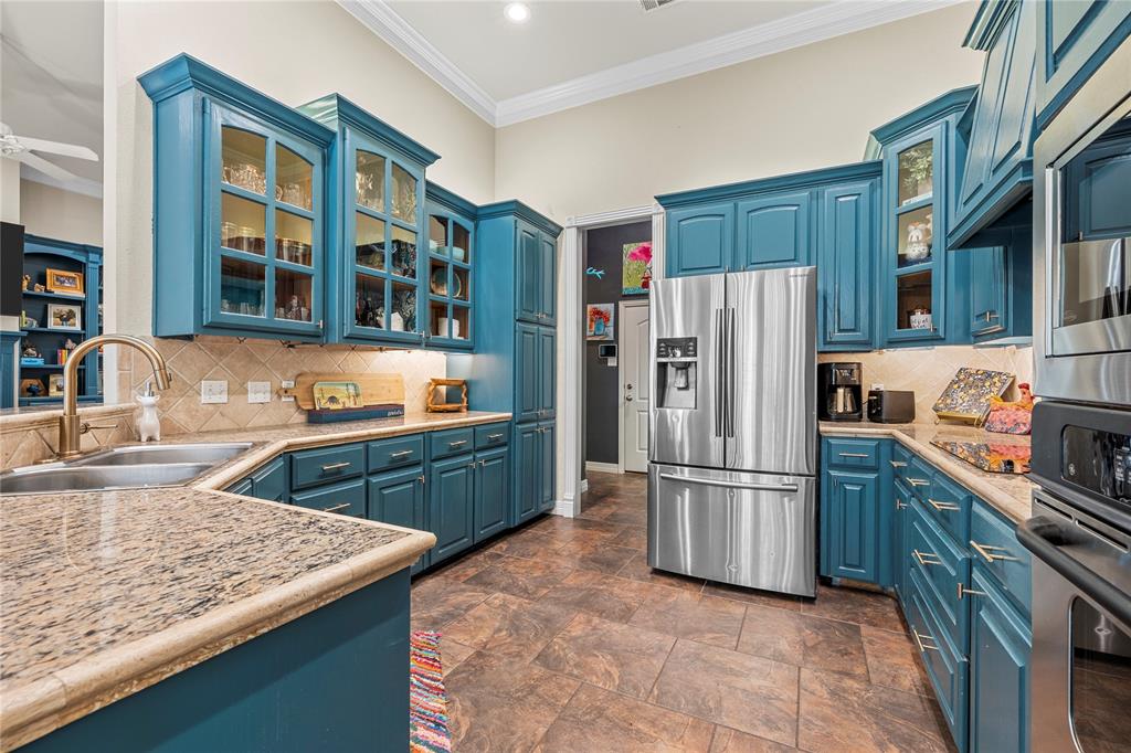 1404 Fort Collins Drive Waco, TX 76712 - Photo 11 of 36