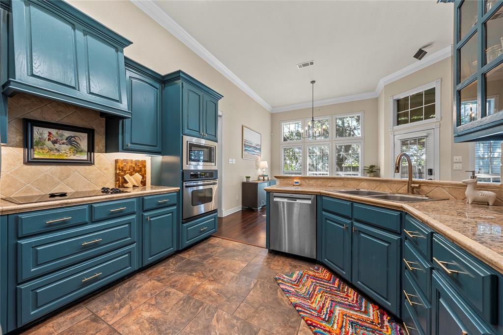 1404 Fort Collins Drive Waco, TX 76712 - Photo 13 of 36