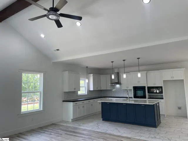 $279,000 | 816 East Carolina Avenue, Clinton, SC 29325