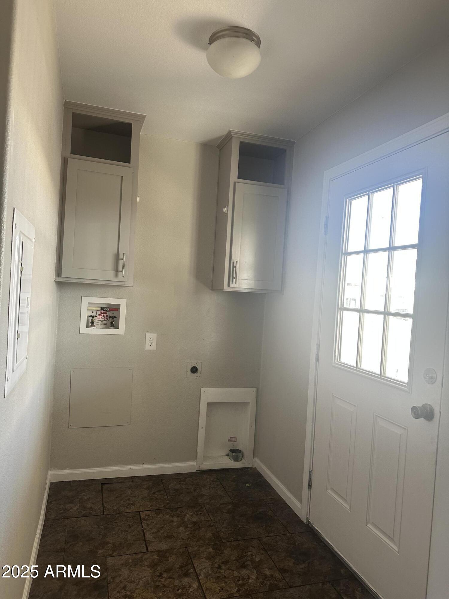625 West McKellips Road, Unit 213 Mesa, AZ 85201 - Photo 17 of 45 Laundry room