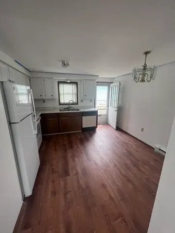 $1,600 | 88 Almy Street, Unit 2, Fall River, MA 02720