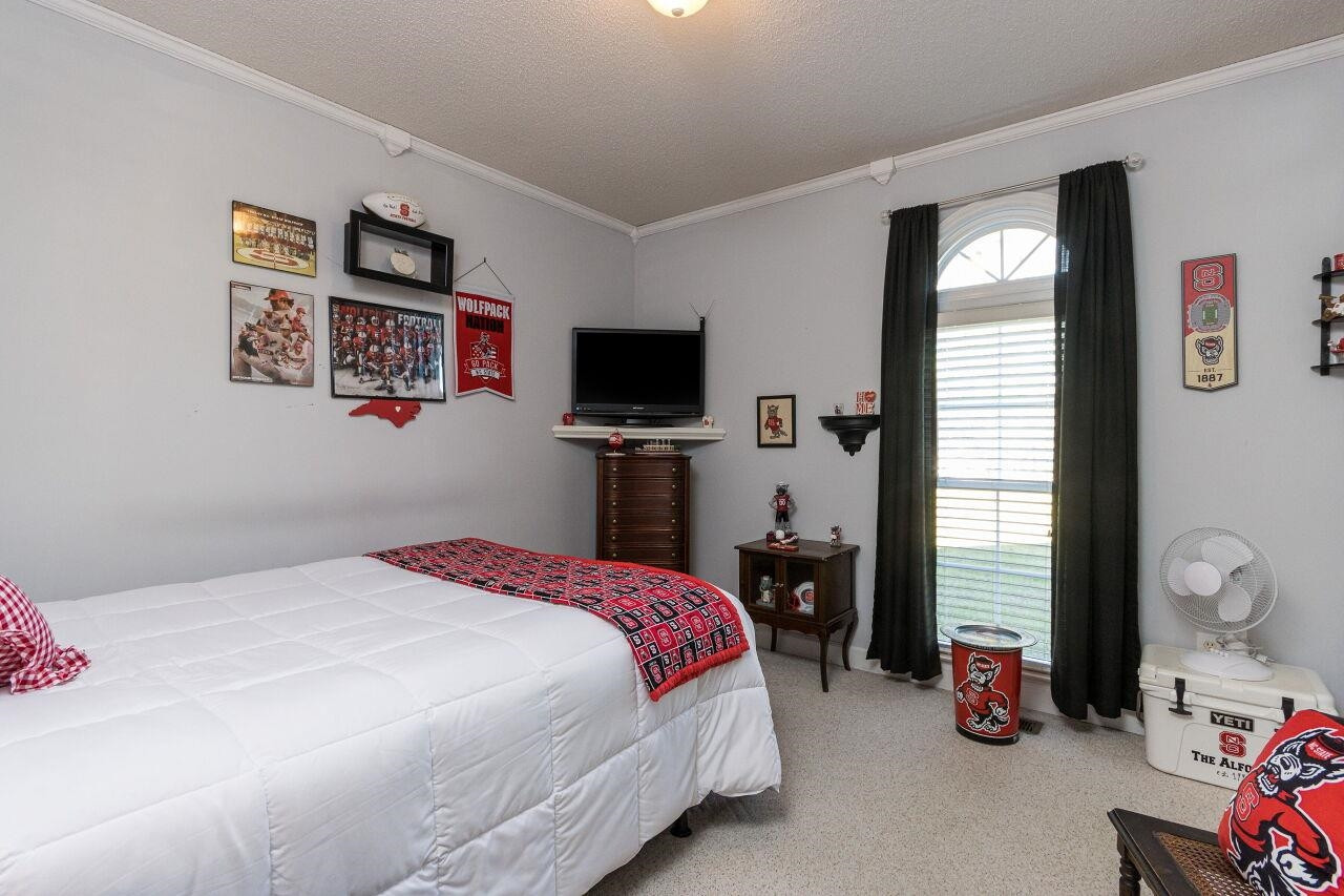 172 Davis Road Zebulon, NC 27597 - Photo 12 of 21 Bedroom