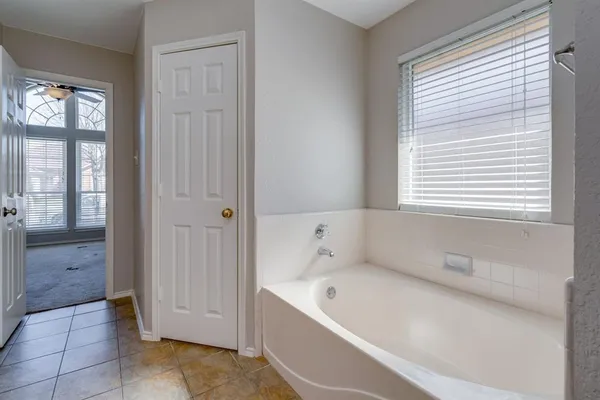 $2,400 | 7317 Amber Drive, Watauga, TX 76148