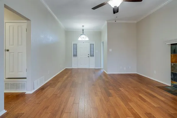 $2,400 | 7317 Amber Drive, Watauga, TX 76148