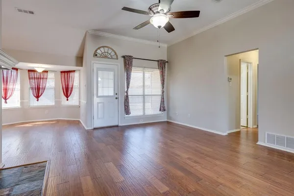 $2,400 | 7317 Amber Drive, Watauga, TX 76148